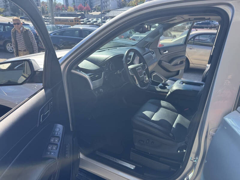 2017 GMC Yukon XL SLT