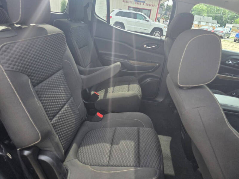 2017 GMC Acadia SLE-2