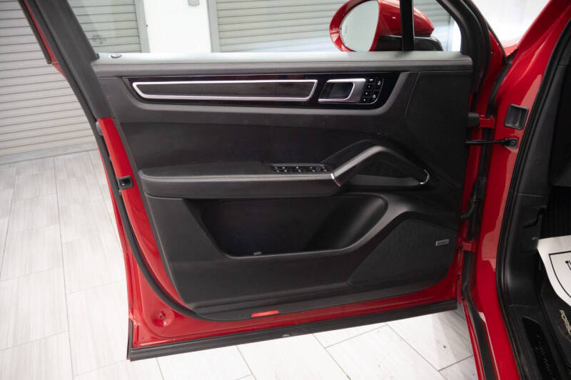 2021 Porsche Cayenne GTS