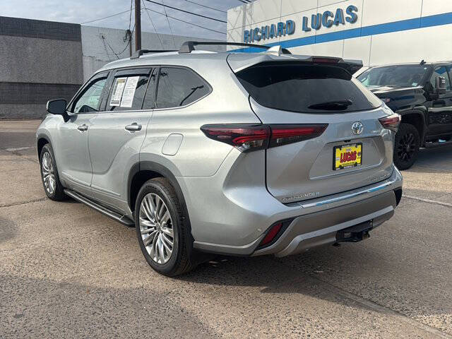 2024 Toyota Highlander Platinum