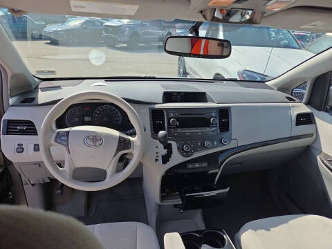 2012 Toyota Sienna