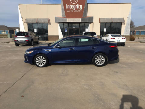 2018 Kia Optima for sale at Integrity Auto Group in Wichita KS