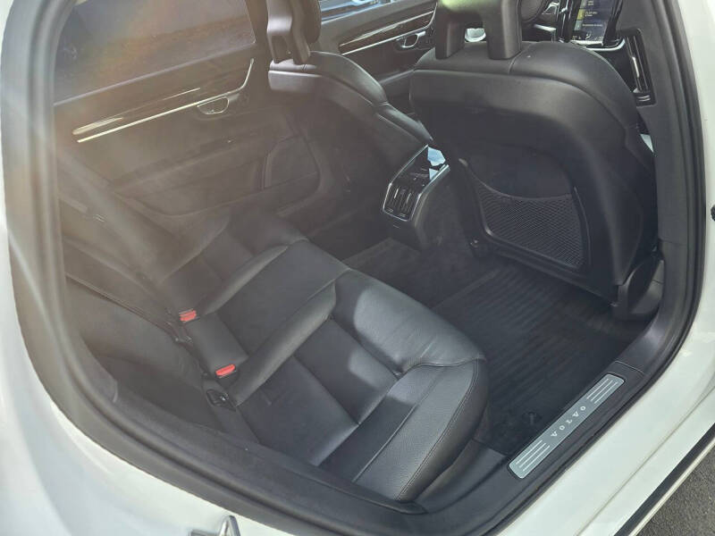 2018 Volvo S90 T5 Momentum