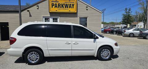 2003 Chrysler Town and Country for sale at Parkway Motors in Springfield IL