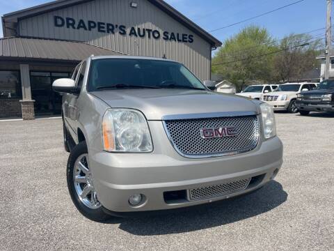 2009 GMC Yukon XL for sale at Drapers Auto Sales in Peru IN