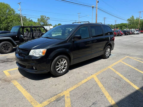 2011 Dodge Grand Caravan for sale at Lakeshore Auto Wholesalers in Amherst OH