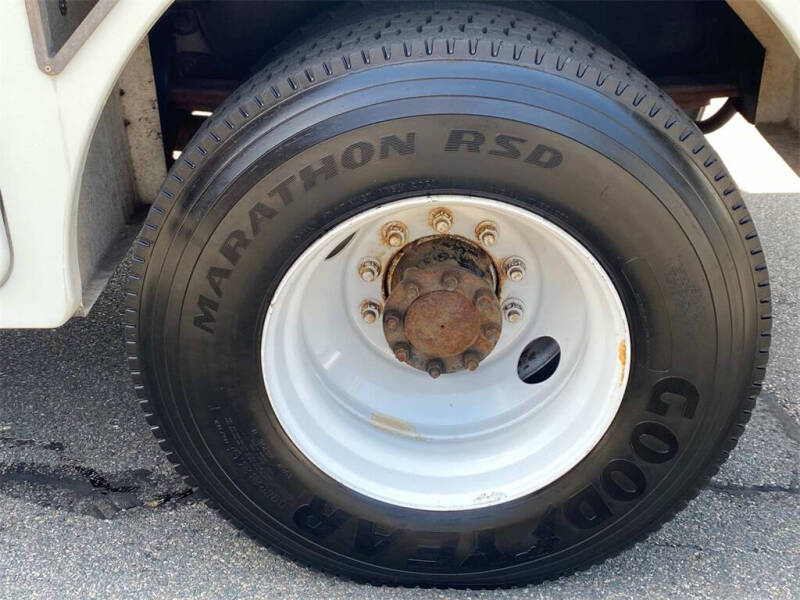 2015 Freightliner 108 SD