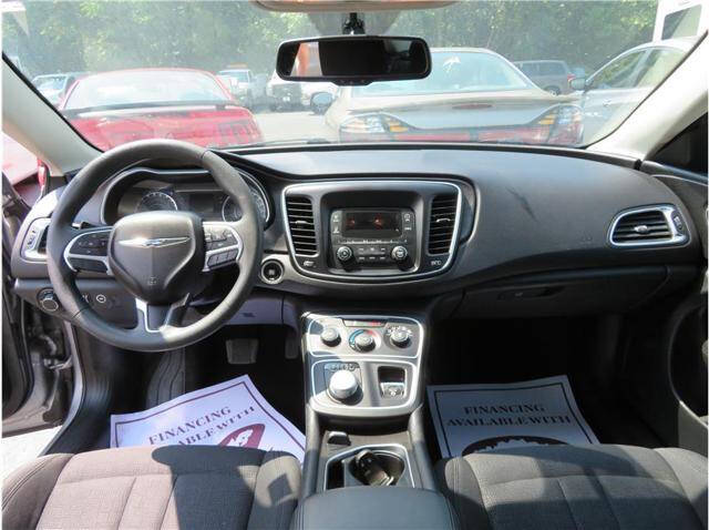 2017 Chrysler 200 LX