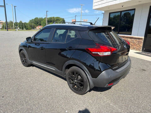 2020 Nissan Kicks SR
