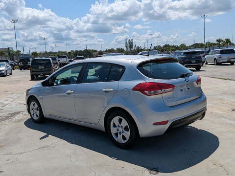 2017 Kia Forte5 LX
