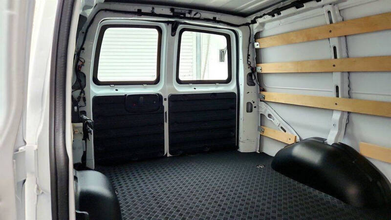 2025 Chevrolet Express 2500