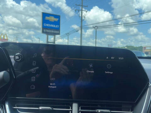 2025 Chevrolet Trax RS