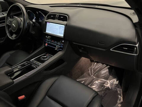 2020 Jaguar F-PACE 25t Premium