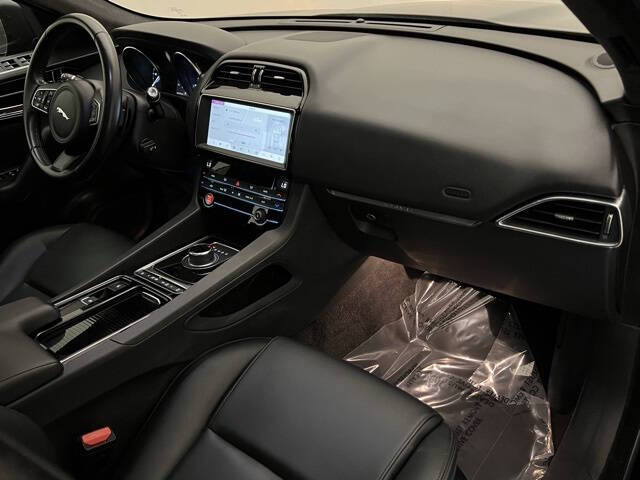 2020 Jaguar F-PACE 25t Premium