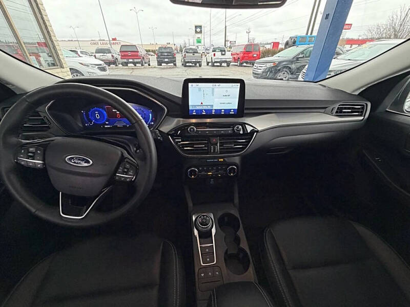2022 Ford Escape Titanium