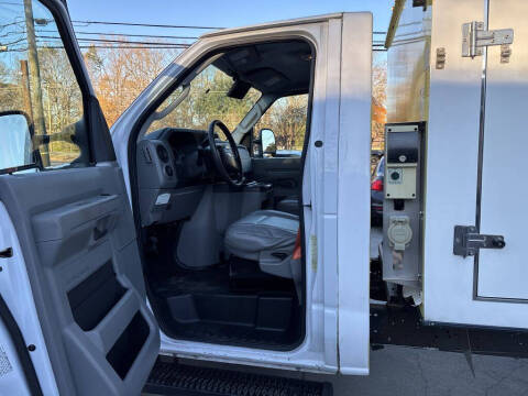 2017 Ford E-Series E-450 SD