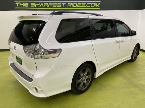 2017 Toyota Sienna SE Premium 8-Passenger