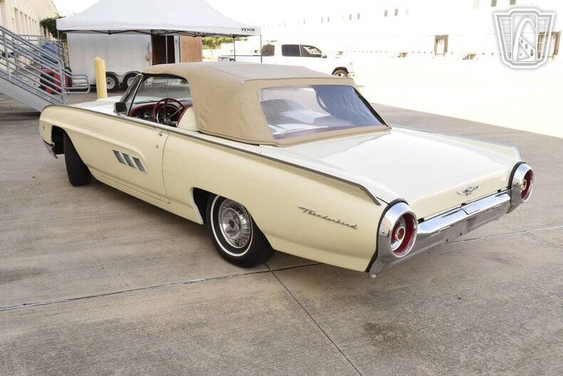 1963 Ford Thunderbird