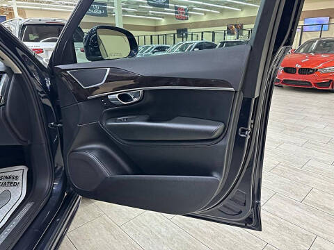 2019 Volvo XC90 T5 Momentum