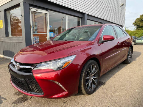 2015 Toyota Camry for sale at International Auto Sales and Service in Detroit MI