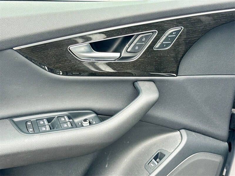 2022 Audi Q7 quattro Premium 55 TFSI