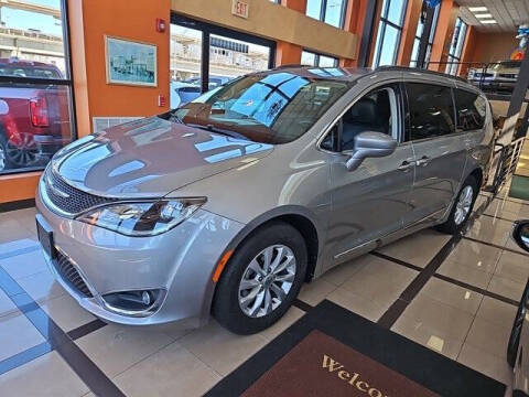 2017 Chrysler Pacifica Touring Plus