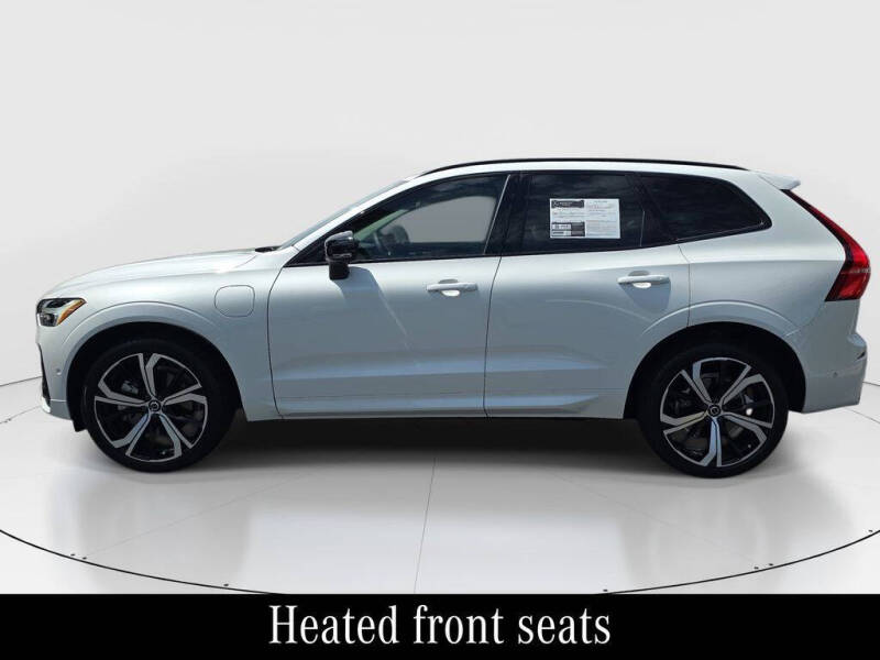 2025 Volvo XC60 T8 Ultra Dark Theme
