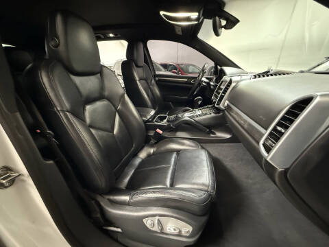 2016 Porsche Cayenne S E-Hybrid