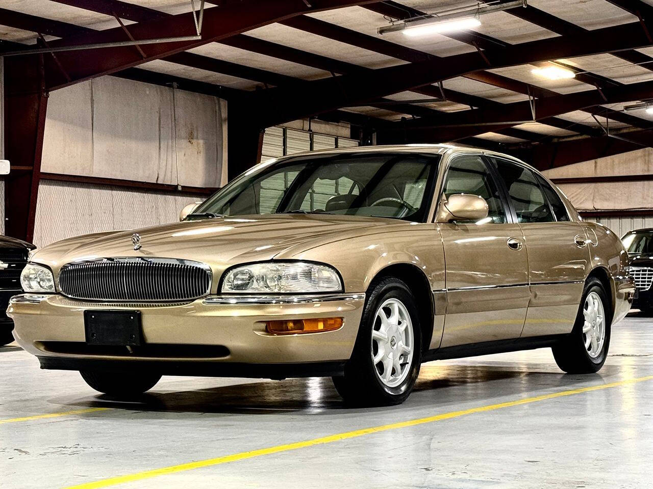 2000 Buick Park Avenue for sale at Carnival Car Company in Victoria, TX