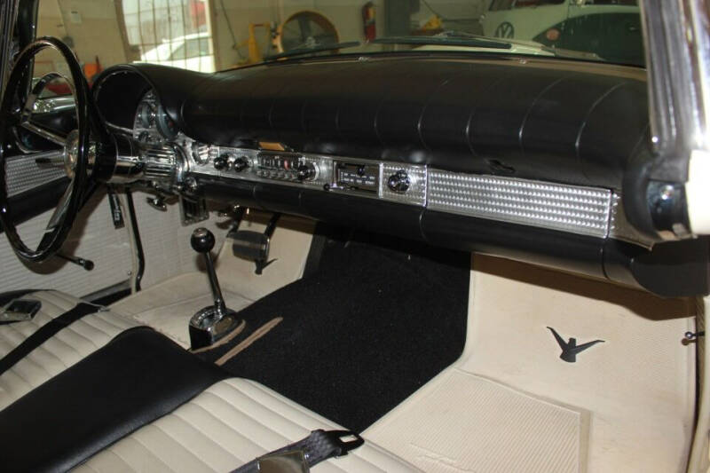 1957 Ford Thunderbird