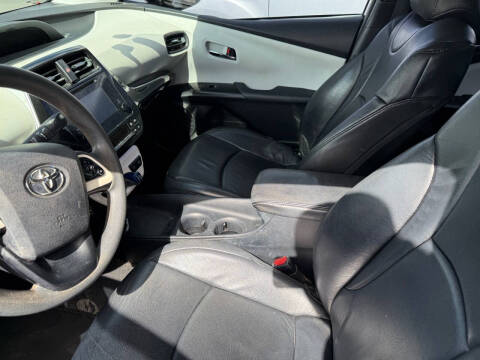 2016 Toyota Prius Three