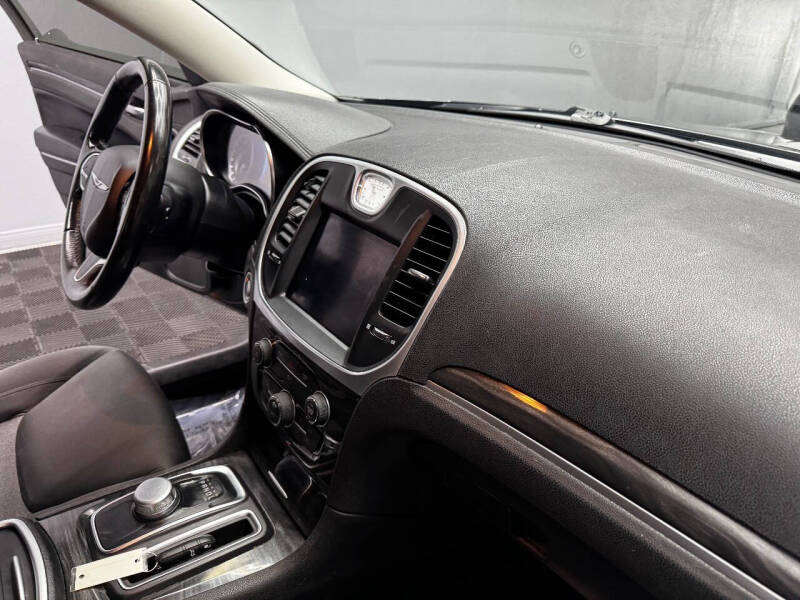 2020 Chrysler 300 Touring