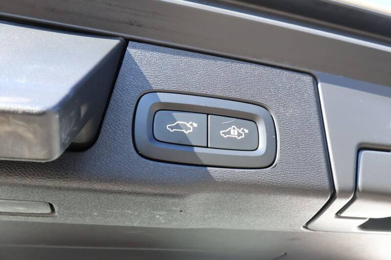 2020 Volvo XC60 T5 Momentum