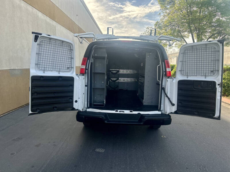 2023 GMC Savana 2500