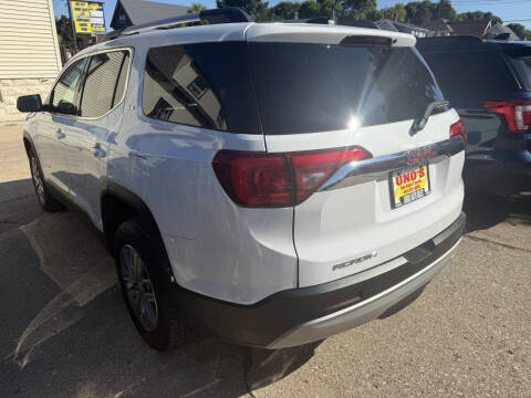 2017 GMC Acadia SLE-2