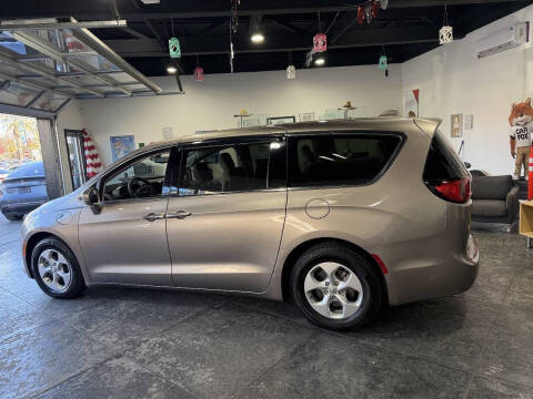 2018 Chrysler Pacifica Hybrid Touring Plus