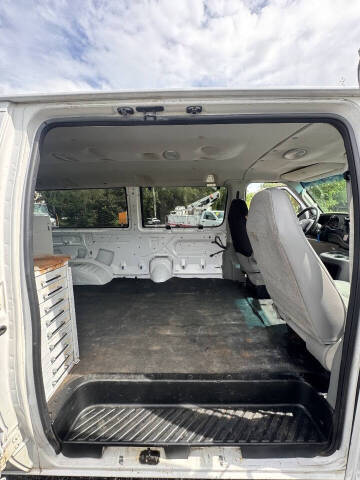 2004 Ford E-Series