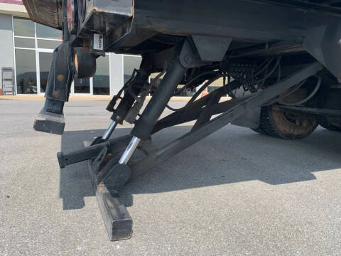 2011 Freightliner M2 112V