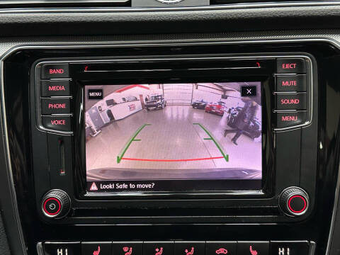 2017 Volkswagen Passat 1.8T R-Line