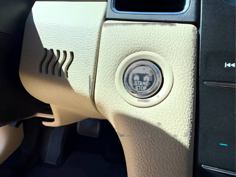 2016 Ford Taurus SEL