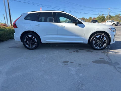 2026 Volvo XC60 B5 Plus