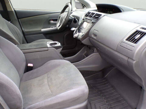 2013 Toyota Prius v Five