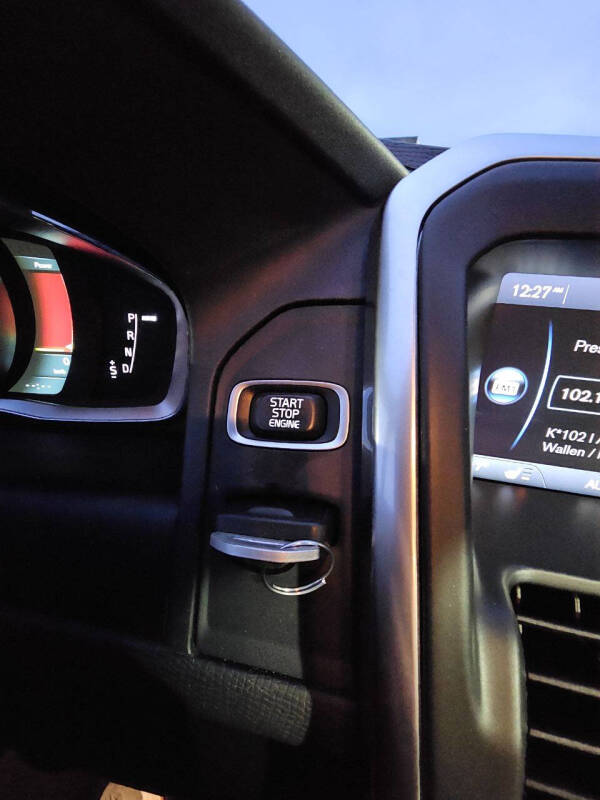 2015 Volvo XC60 T6 R-Design Premier Plus