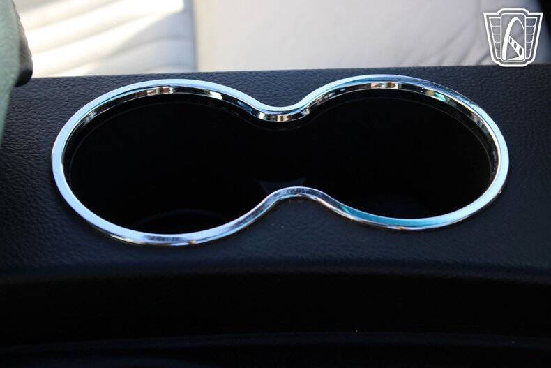 2004 Ford Thunderbird Deluxe