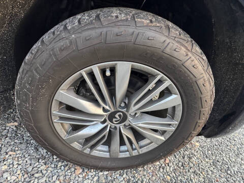 2021 Infiniti QX80 Luxe