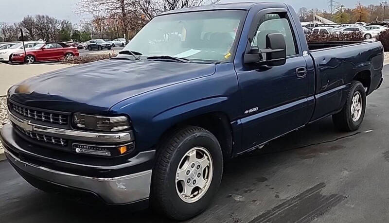 2002 Chevrolet Silverado 1500 base's photo