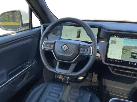 2025 Rivian R1S
