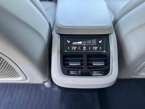 2017 Volvo XC90 T6 Momentum