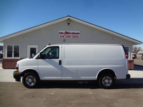 2018 Chevrolet Express for sale at GIBB'S 10 SALES LLC in New York Mills MN