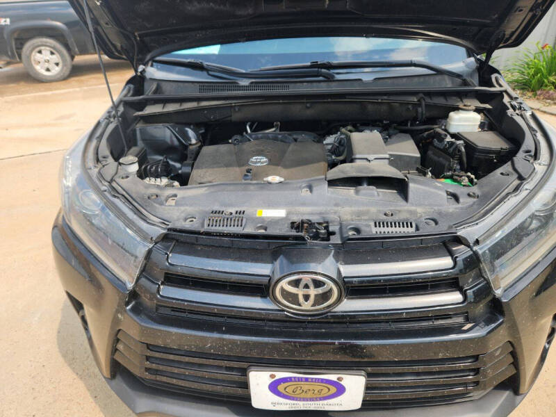 2019 Toyota Highlander SE